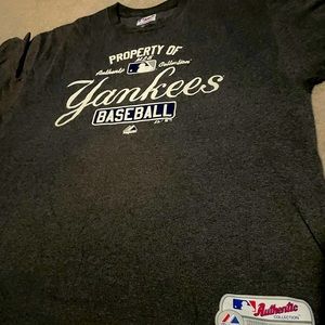 New York Yankees Majestic Tee XL lightly used